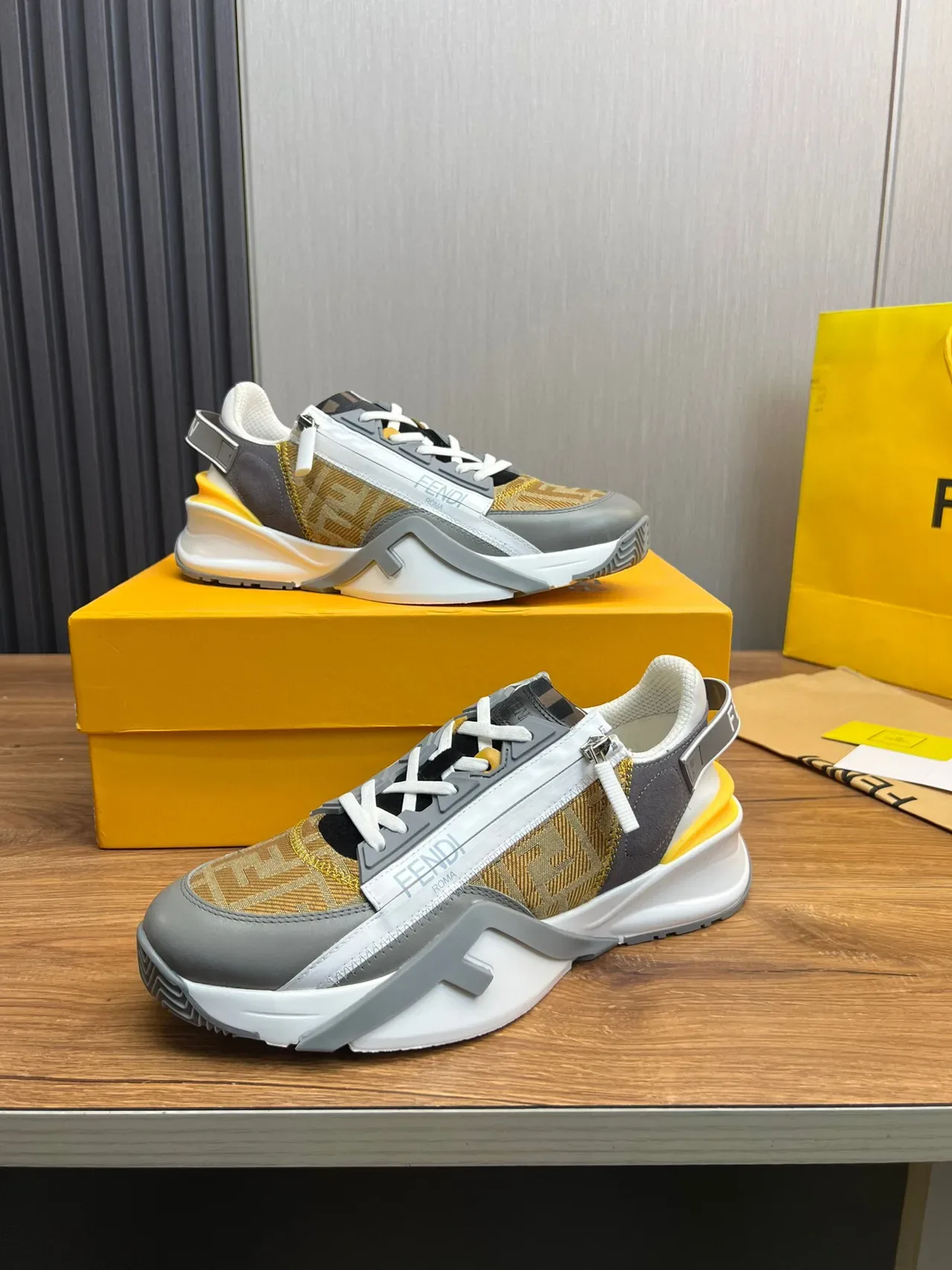 Fendi Sneakers Chunky Or Gris Zipper Asymétrique FF Jacquard Textile 4