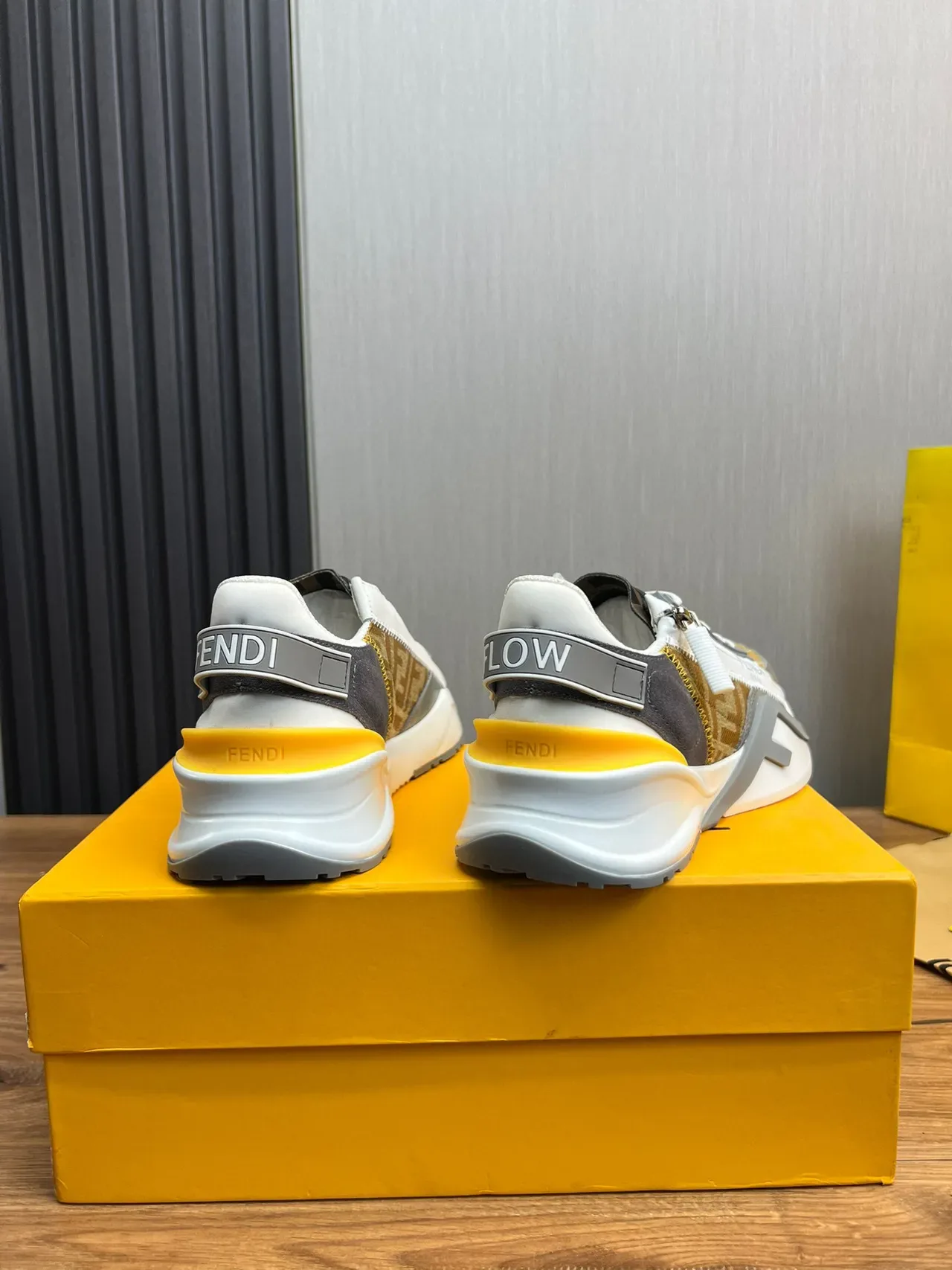 Fendi Sneakers Chunky Or Gris Zipper Asymétrique FF Jacquard Textile 5