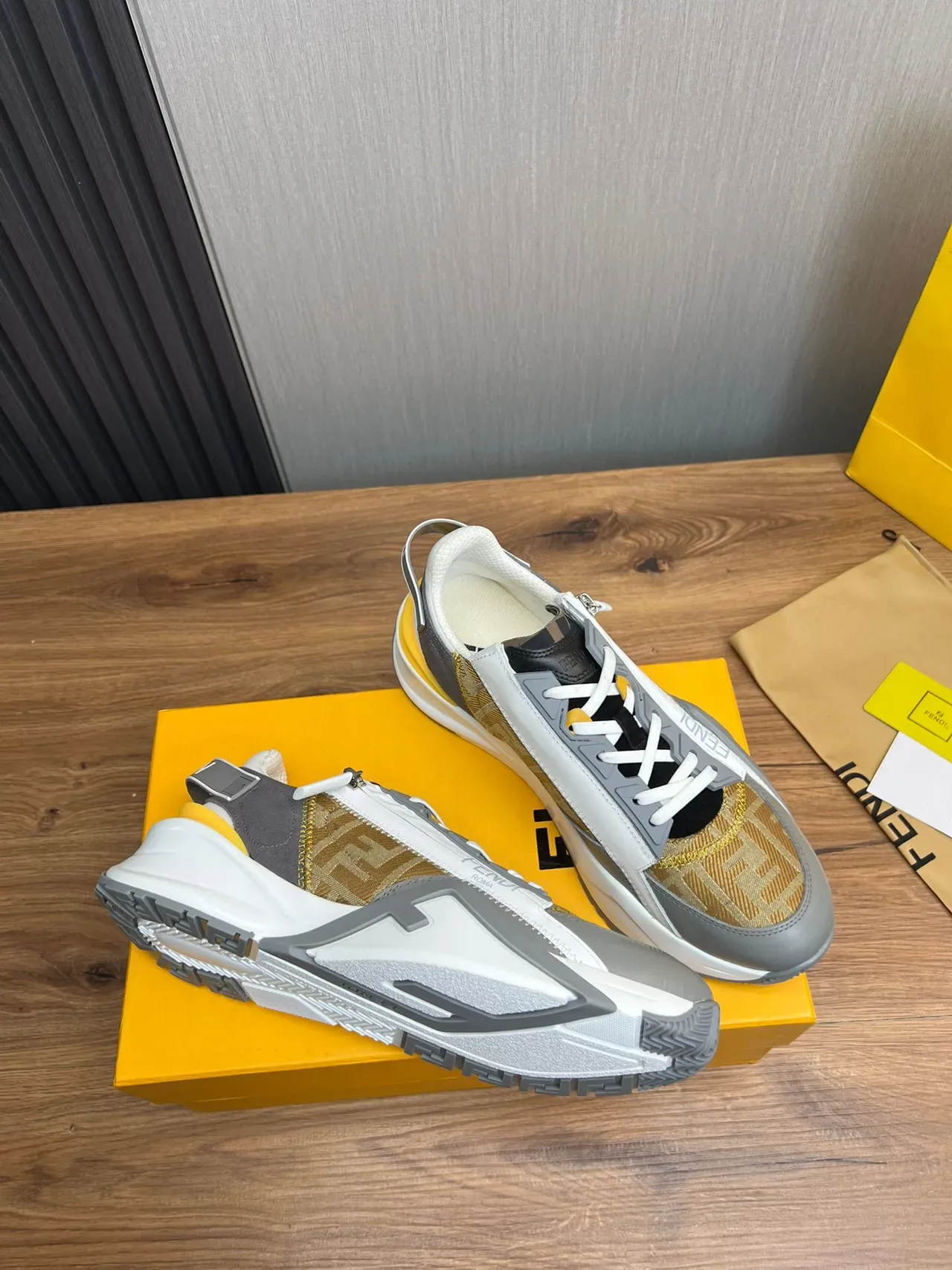 Fendi Sneakers Chunky Or Gris Zipper Asymétrique FF Jacquard Textile 6