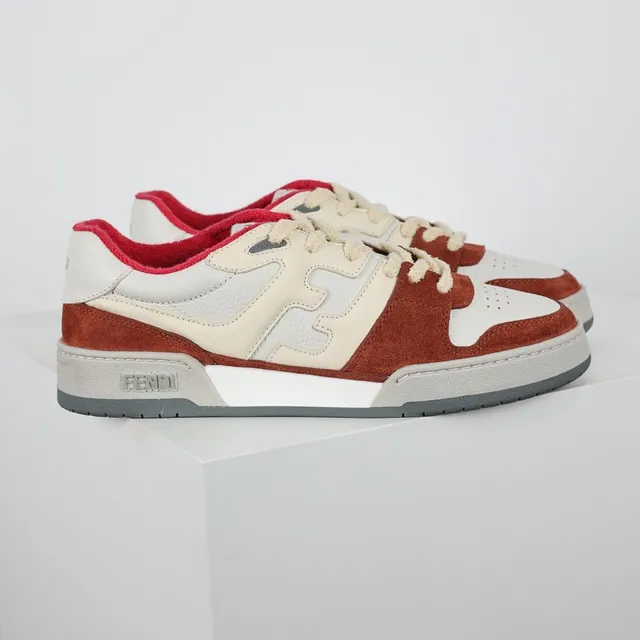 Sneakers Lifestyle Fendi Rouge Beige Daim et Cuir Layered Overlay Abstrait Inspiré du FF Lifestyle Sneakers 3