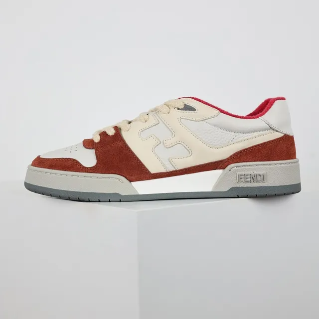 Sneakers Lifestyle Fendi Rouge Beige Daim et Cuir Layered Overlay Abstrait Inspiré du FF Lifestyle Sneakers 9