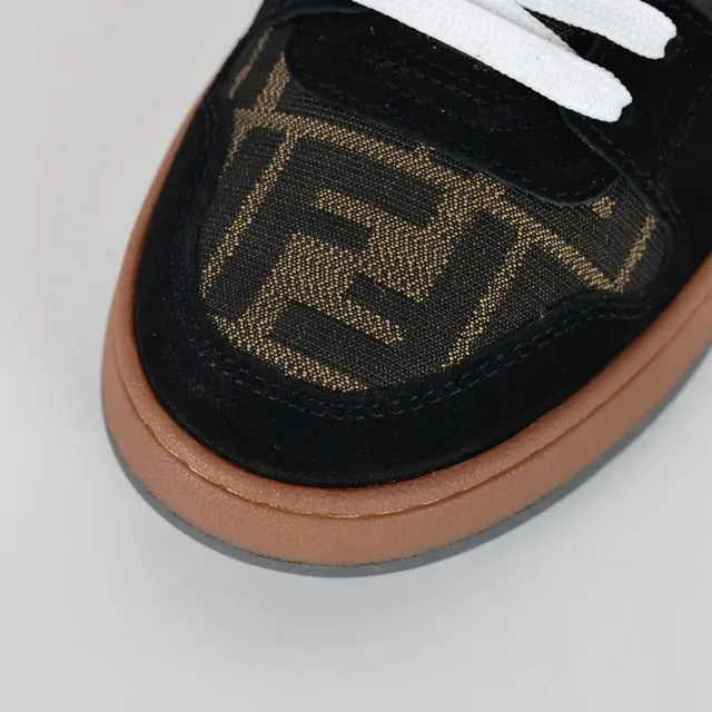 Fendi Monogram Chaussures Lifestyle en Suède 5