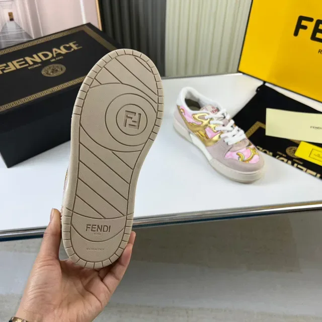 Fendi Low-Top col rembourré rose et or Lifestyle Sneakers 2