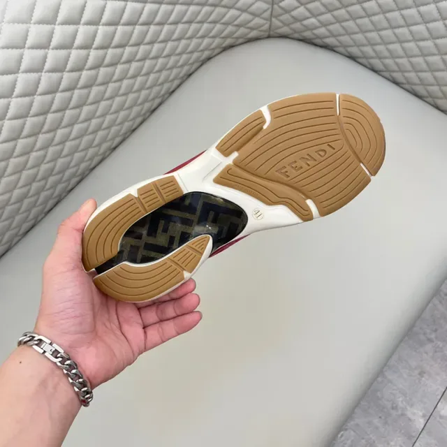 Fendi Rouge Blanc Sans Lacets Slip-On Oversized Avec Logo FF Lifestyle Sneakers 2