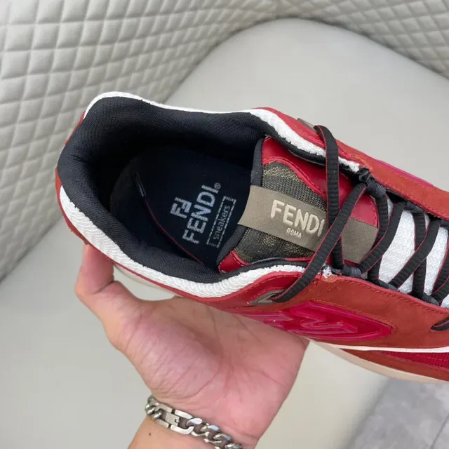 Fendi Rouge Blanc Sans Lacets Slip-On Oversized Avec Logo FF Lifestyle Sneakers 3