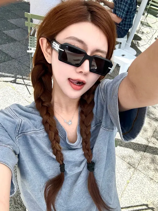 Fendi Square Oversized Rectangular Gradient Lens Sunglasses 6