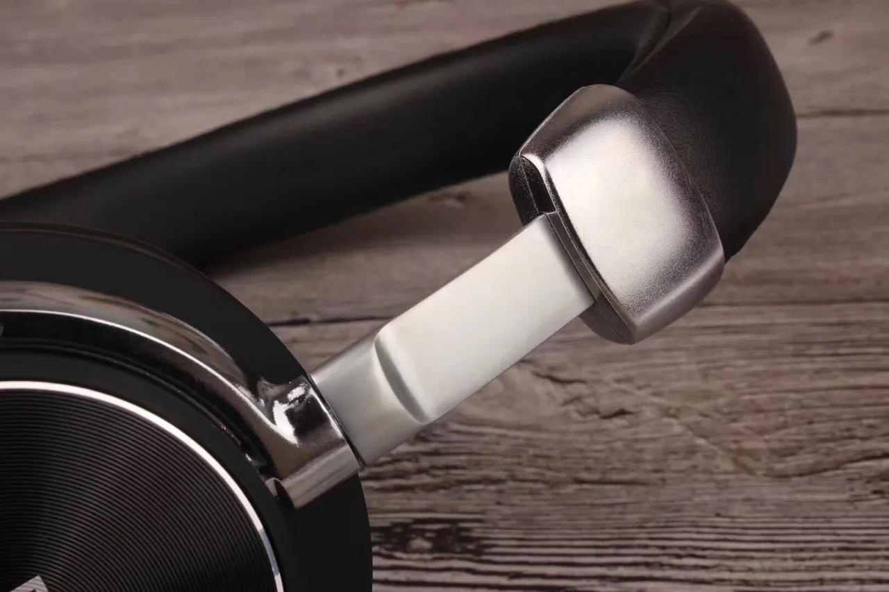 B&O PLAY H9i Black and Silver Wireless Over-Ear Headphones 5