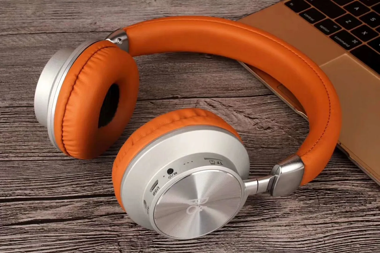 B&O PLAY H9i Black and Silver Wireless Over-Ear Headphones 10