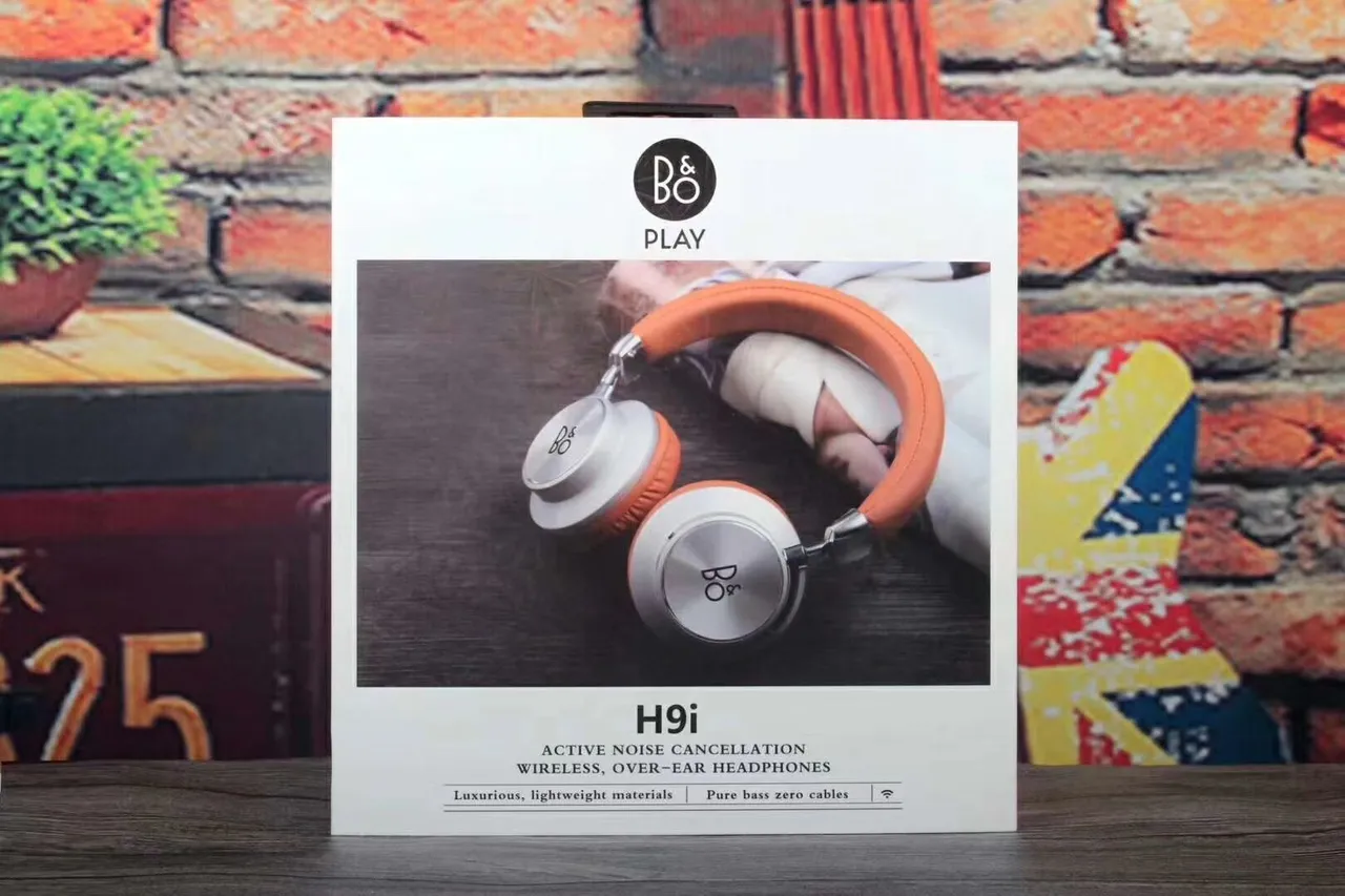 B&O PLAY H9i Black and Silver Wireless Over-Ear Headphones 13