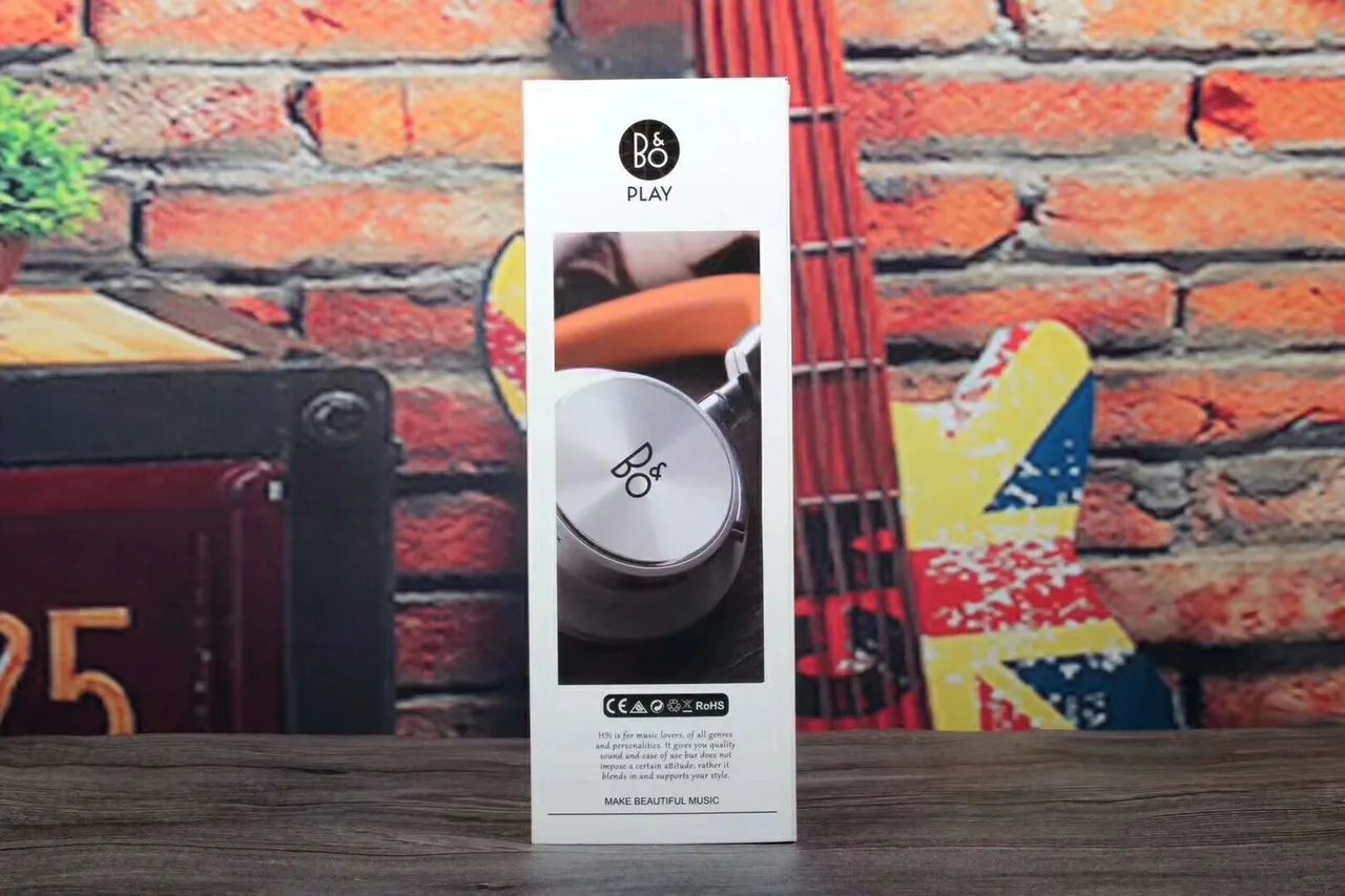B&O PLAY H9i Black and Silver Wireless Over-Ear Headphones 16