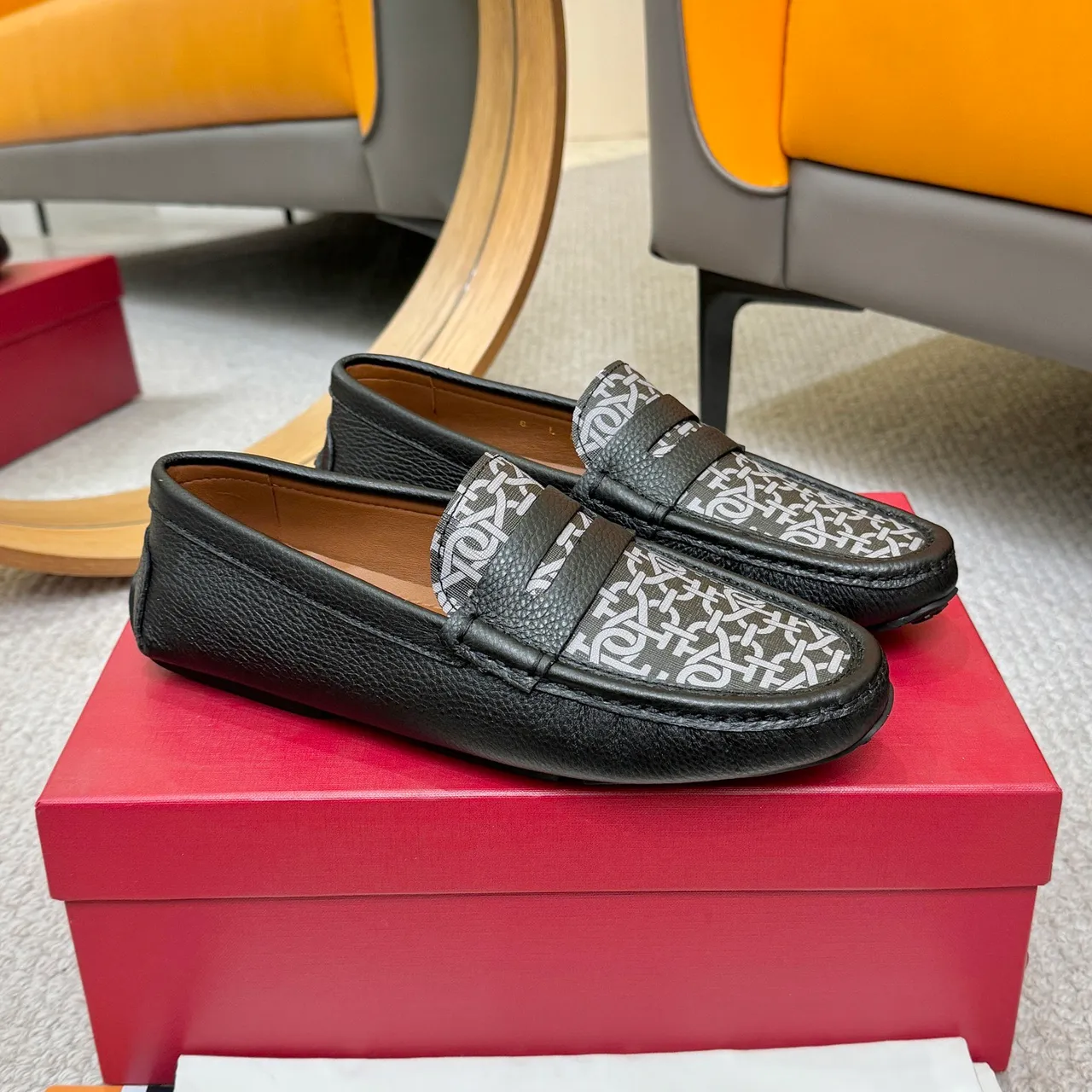 Bally Black Gray Pebbled Leather Monogrammed Fabric Vamp Loafer 5
