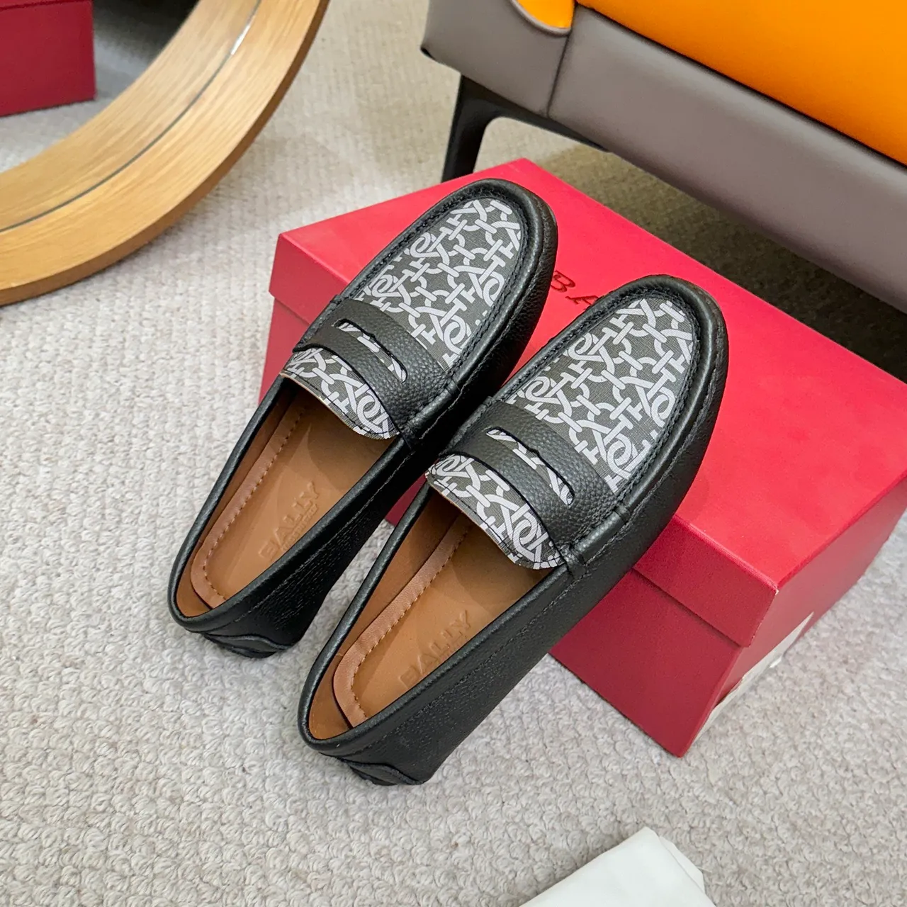 Bally Black Gray Pebbled Leather Monogrammed Fabric Vamp Loafer 9
