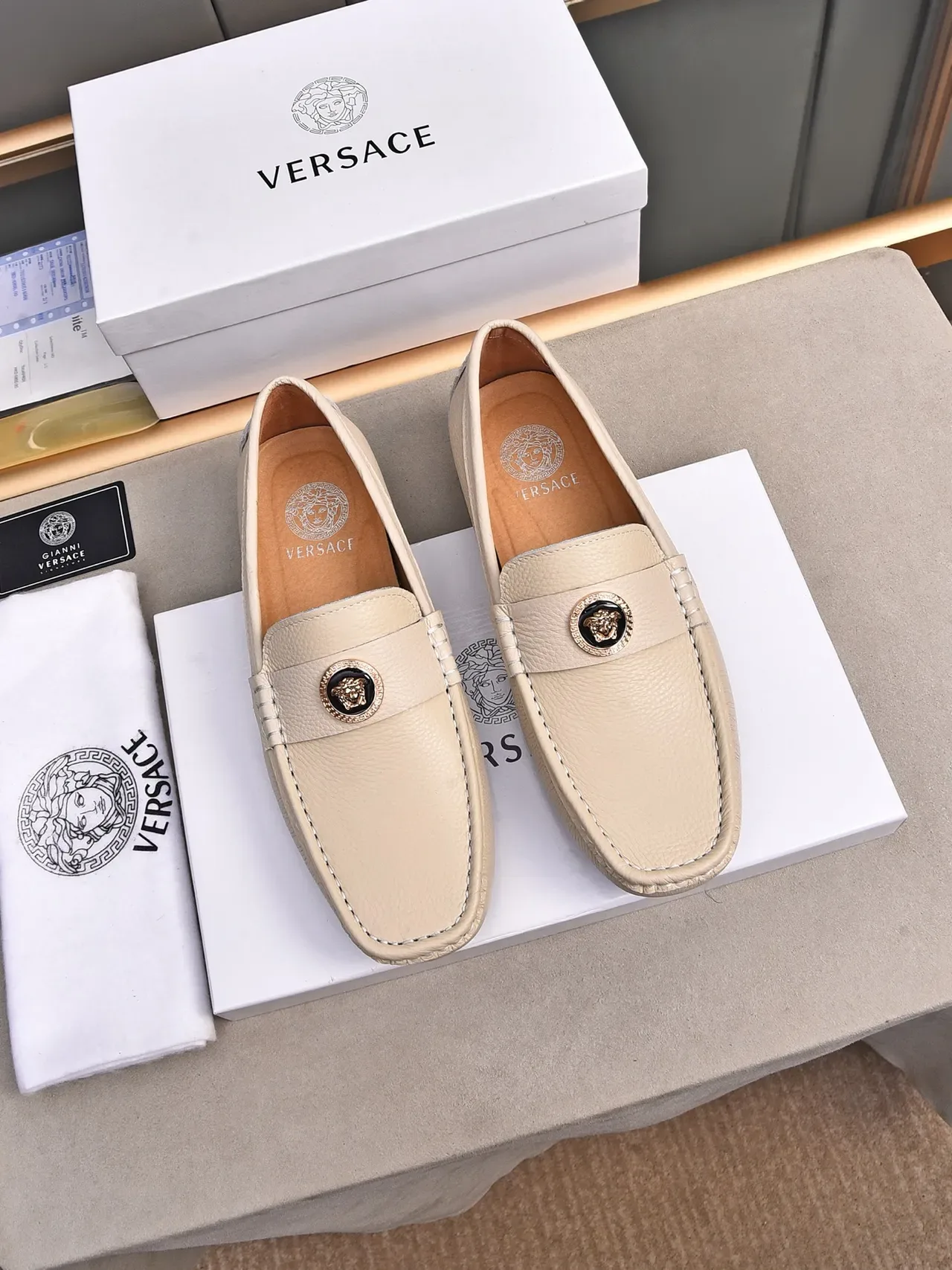 Beige Black Leather Loafers Moc-Toe Stitching Loafer 2