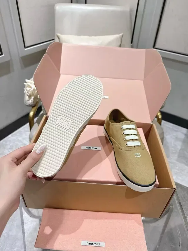 Beige White Low-Top Upper Canvas Shoes 4