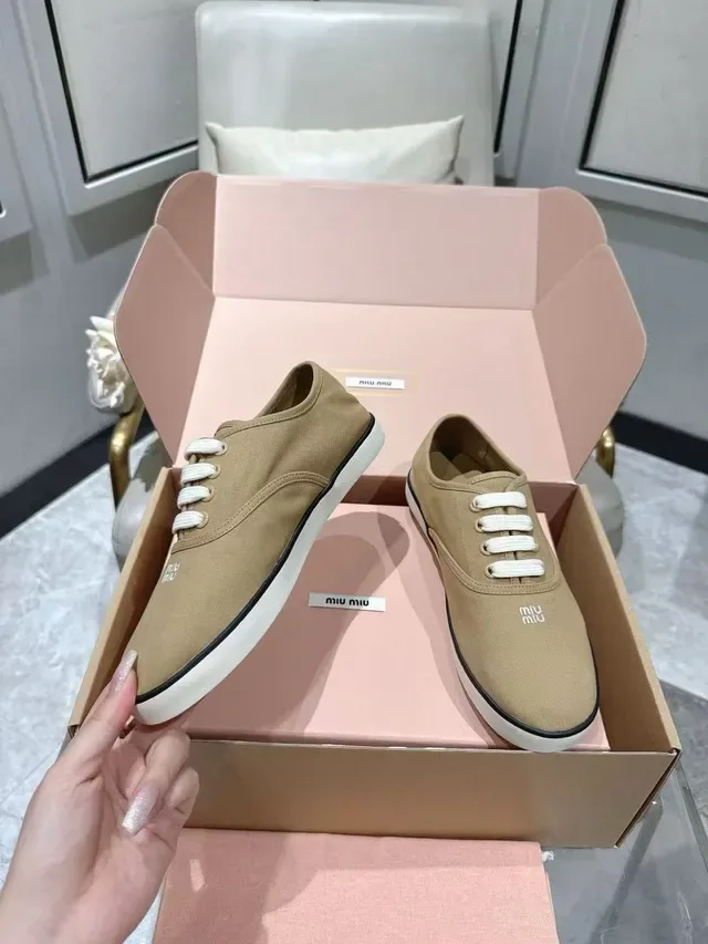 Beige White Low-Top Upper Canvas Shoes 5