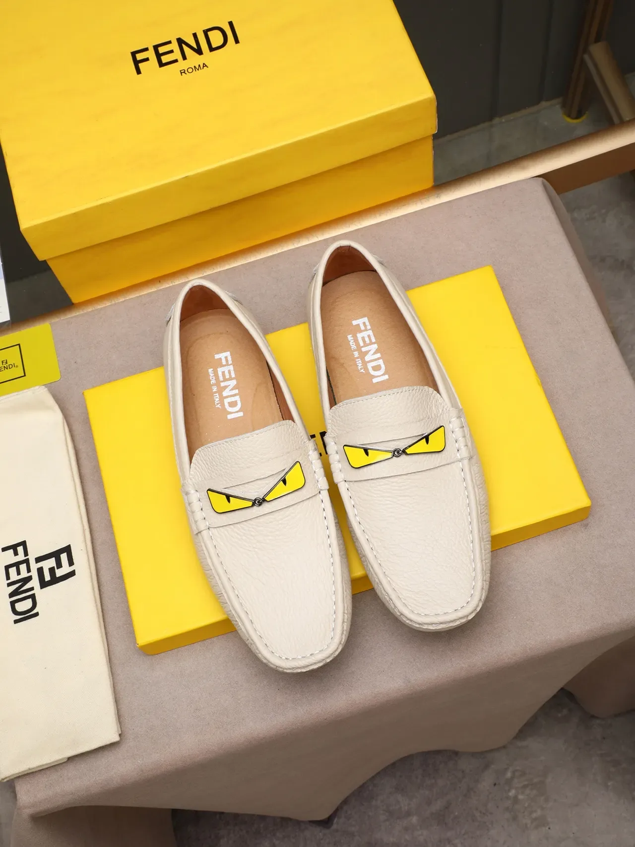 Beige Yellow Pebbled Leather Moc-Toe Stitching Loafer 2