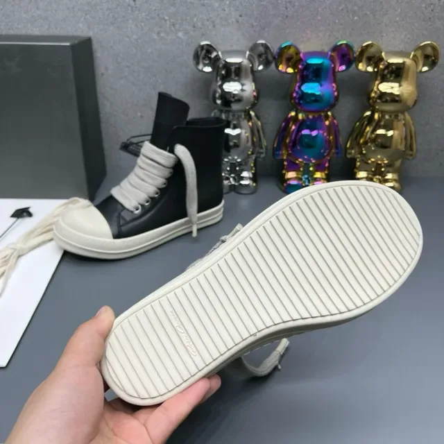Black and Cream High-Top Zipper Lifestyle Sneakers 4