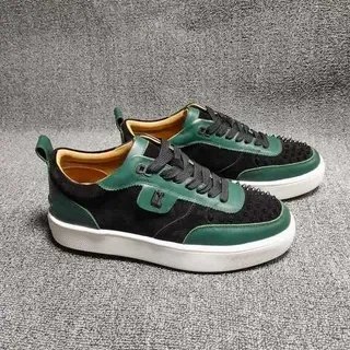 Zapatillas lifestyle negras y verde esmeralda con punta con púas