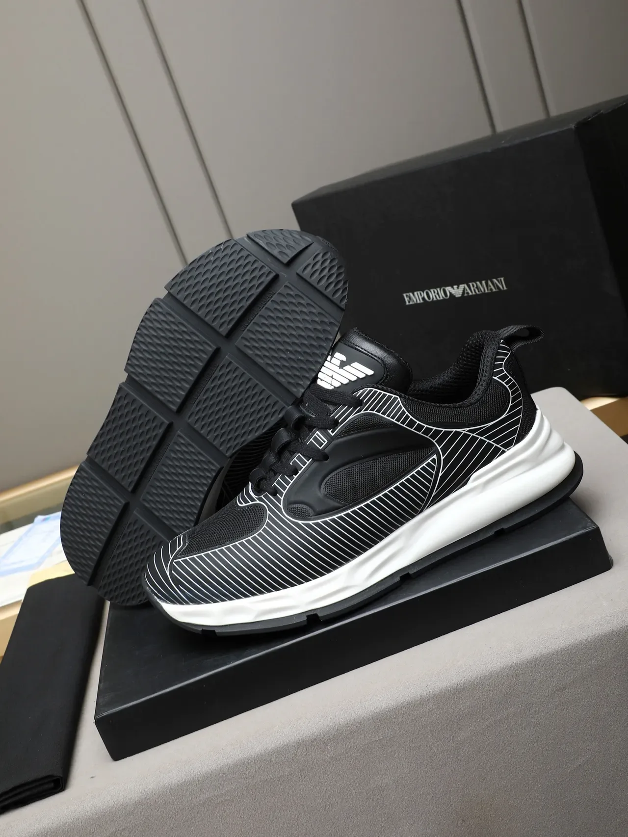 Black and White Geometric Line Pattern Lifestyle Sneaker 4