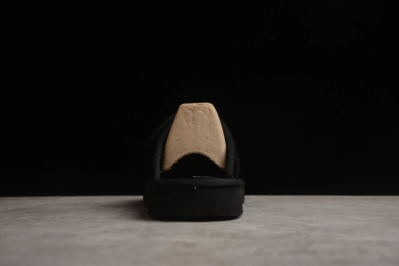 Black Beige Suede-Like Upper Tan Footbed Slippers 9