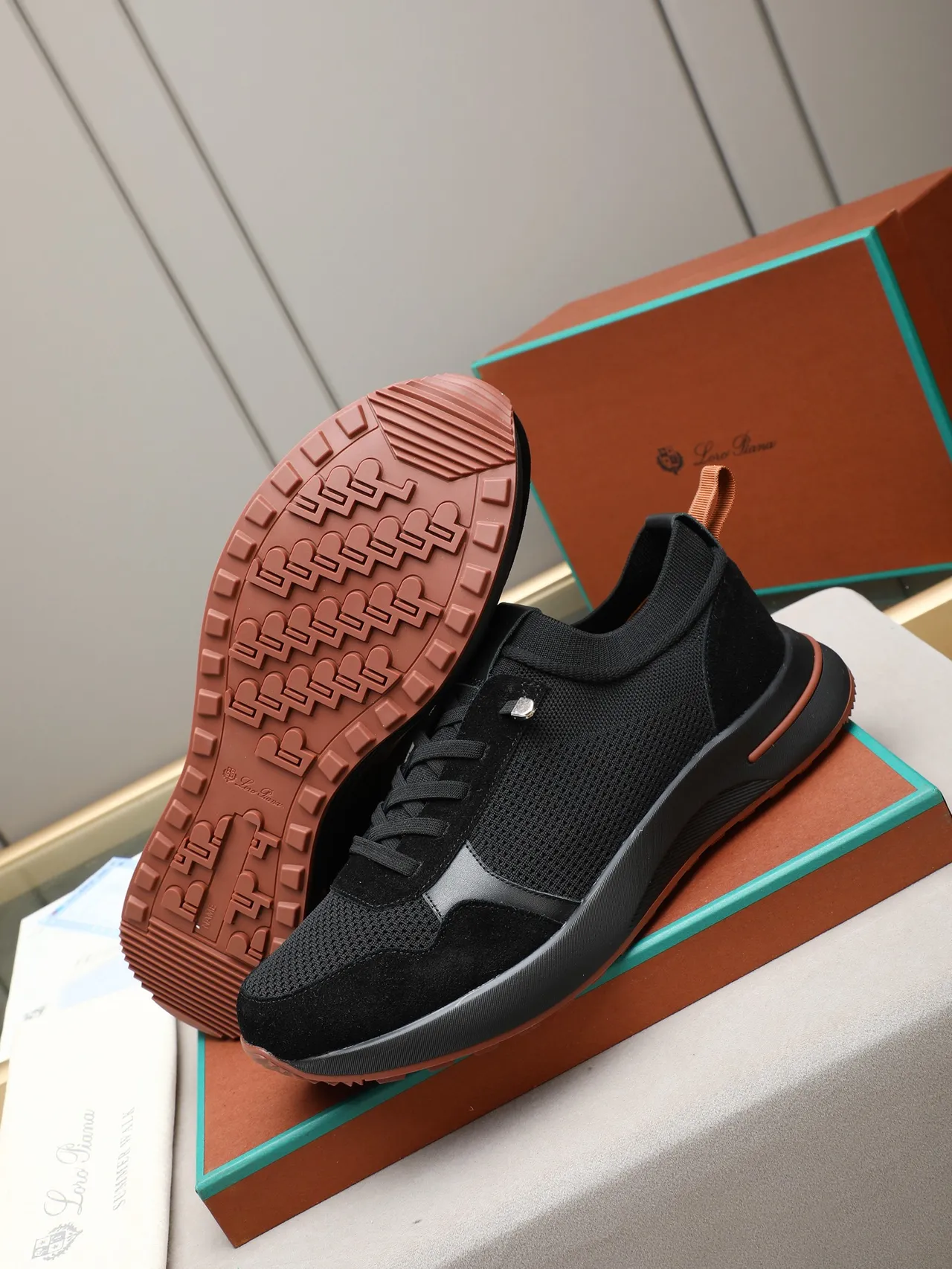 Black Brown Mesh-Suede Hybrid Upper Sculpted Layered Midsole Sneakers 4