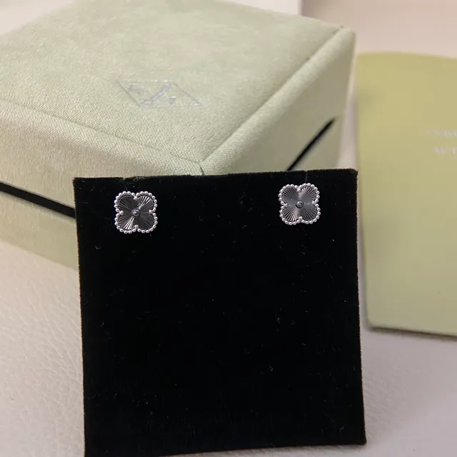 Black Enamel Clover Motif Stud Earrings 4