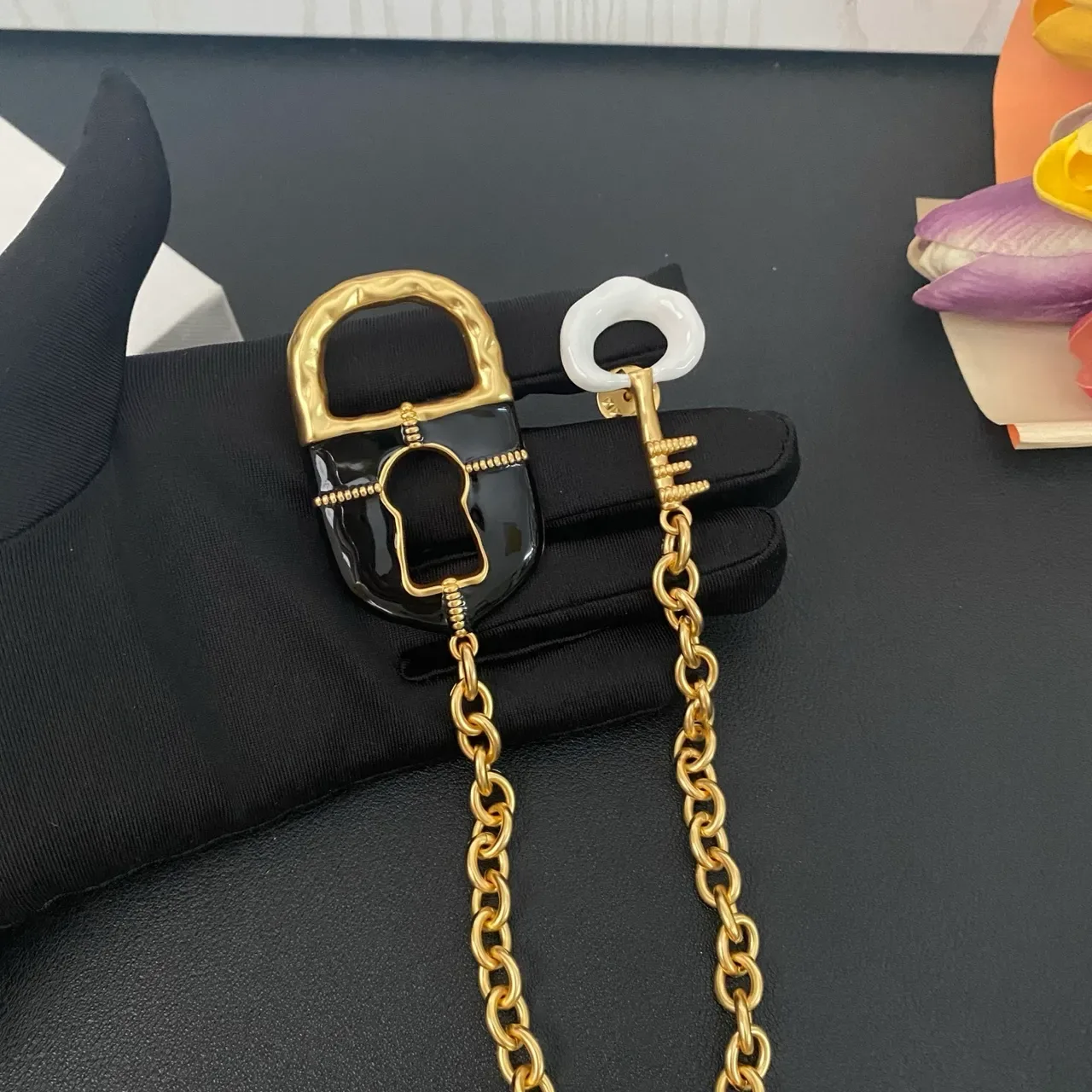 Black Gold Lock-and-Key Motif Enamel Resin Details Jewelry 5