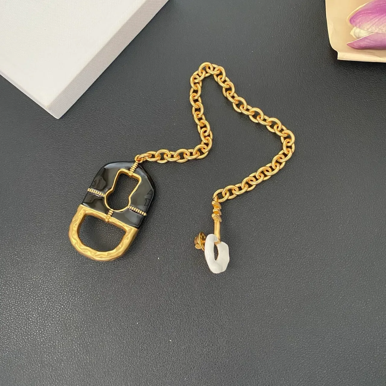 Black Gold Lock-and-Key Motif Enamel Resin Details Jewelry 8