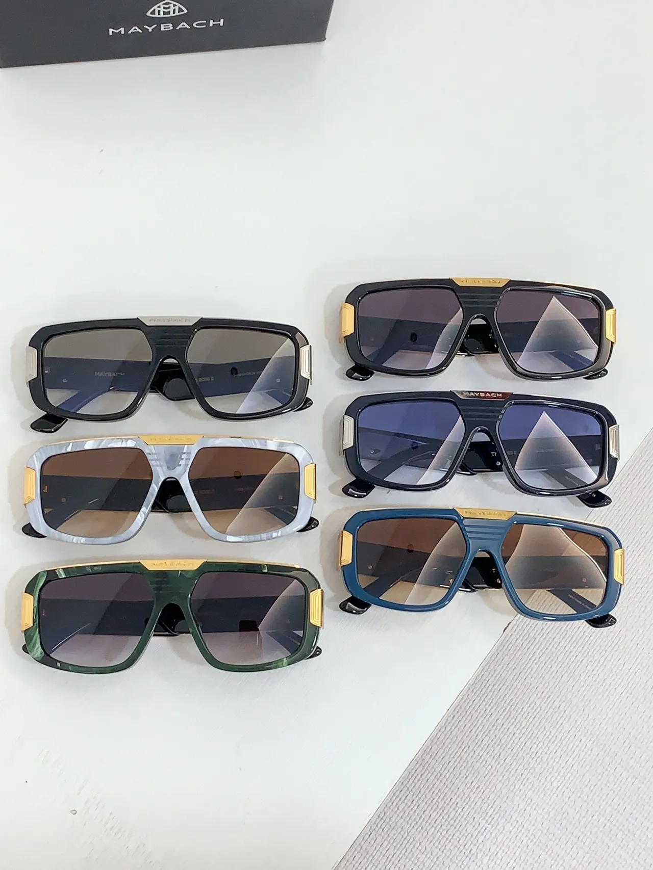 Black Gold Oversized Rectangular Frame Marbled Acetate Temples Sunglasses 3
