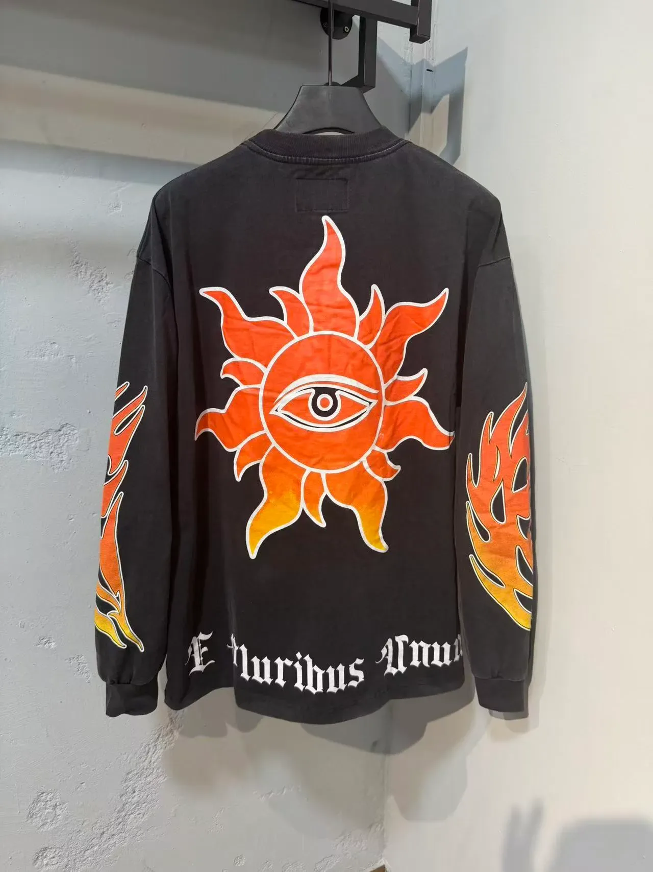Black Orange Graphic Print Long-Sleeve Crewneck T-Shirt 6