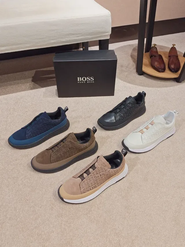 Black Slip-On Construction Embossed Logo-Patterned Upper Sneakers 2