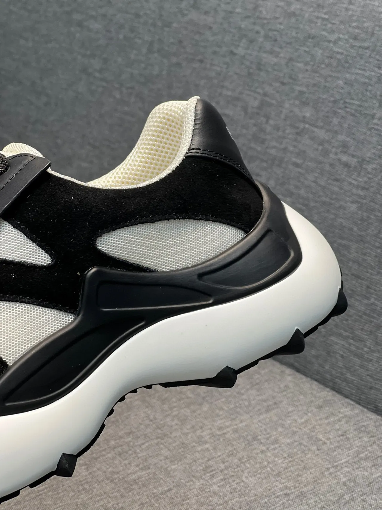 Black White Layered Synthetic/mesh Upper Oversized Sculpted Midsole Chunky Sneakers 9