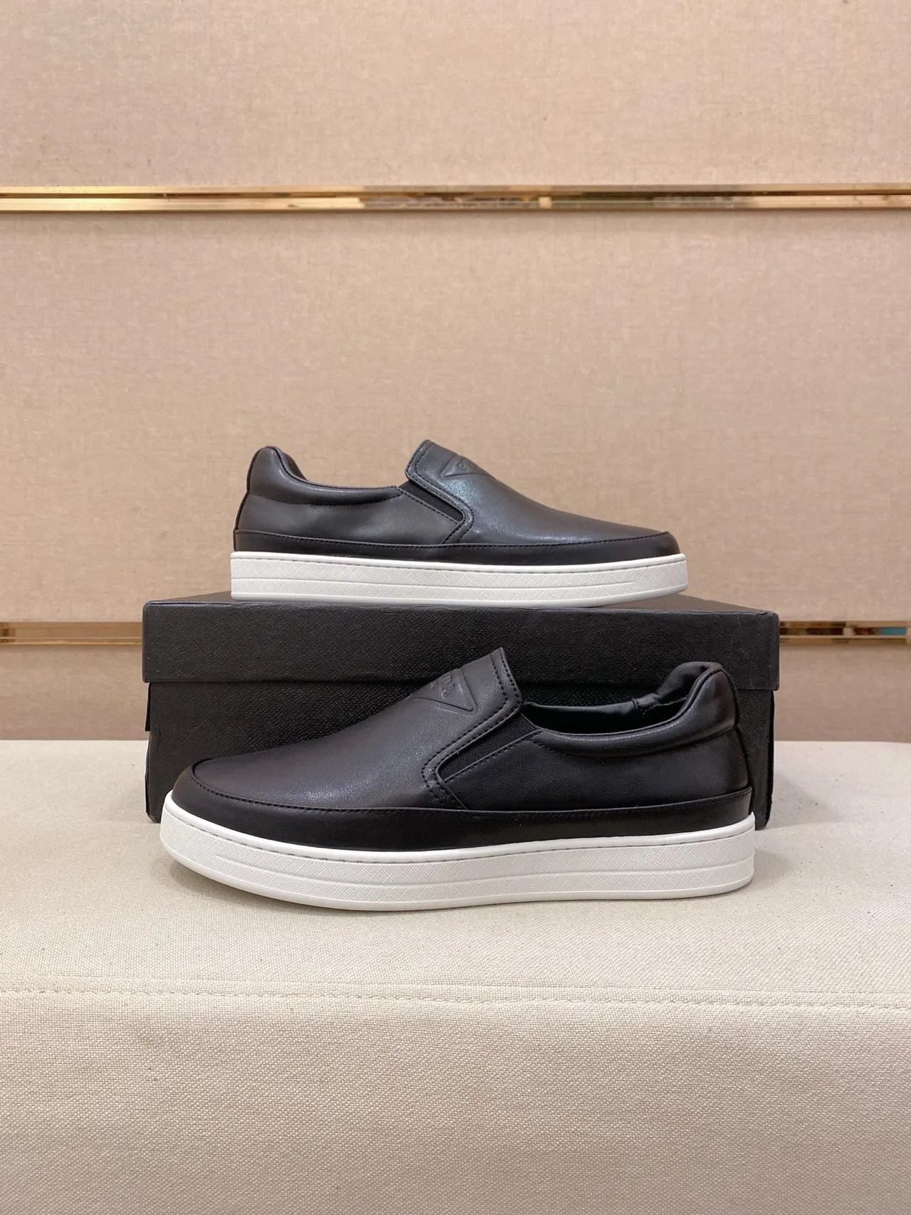 Black White Slip-On Platform Sole Loafer 7
