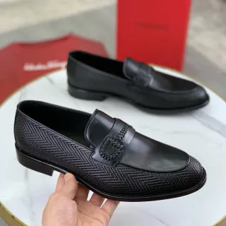 黑色编织皮革编带乐福鞋