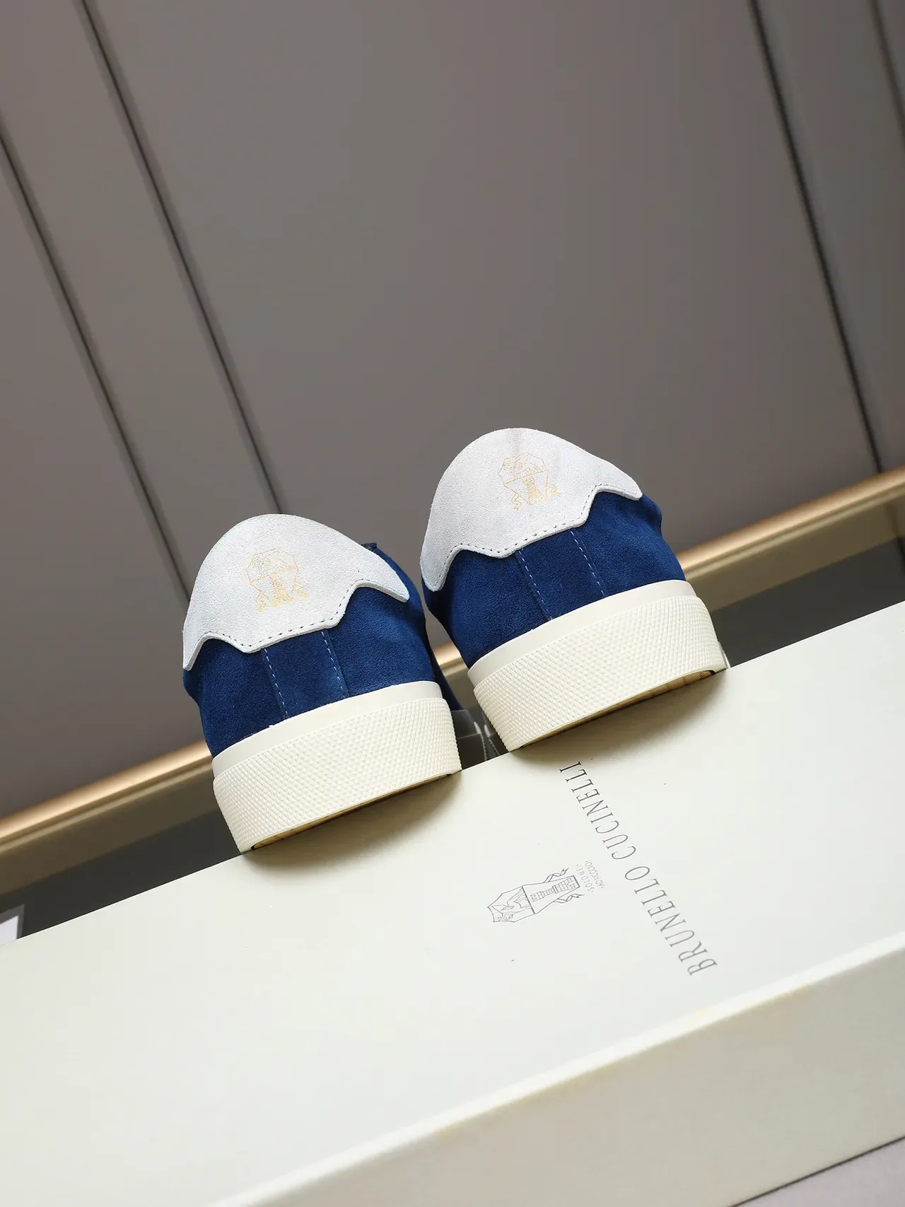 Blue Beige Suede Upper Contrast Heel Tab Sneakers 3