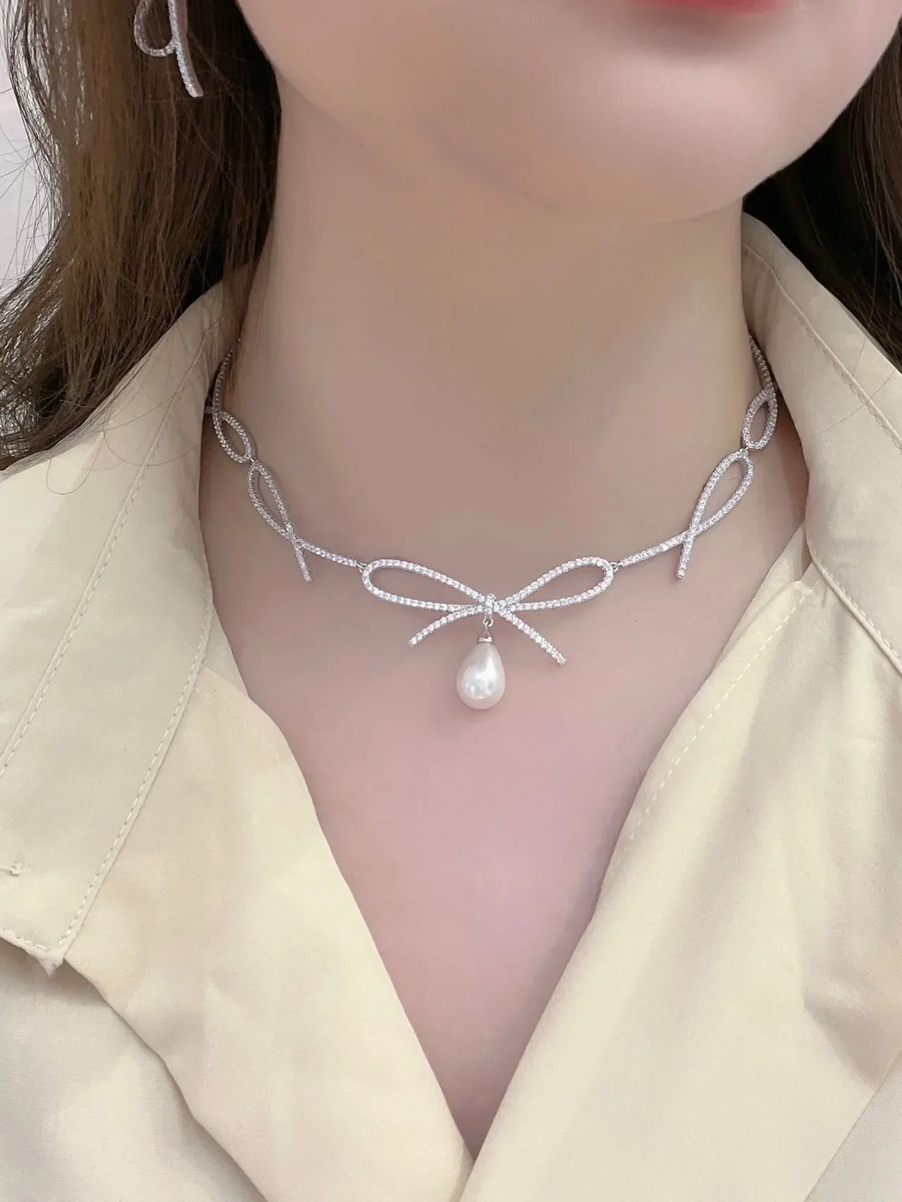 Bow-Shaped Pavé-Set Pearl-Drop Choker Necklace 5