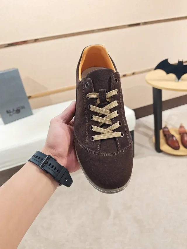 Brown Suede Low-Top Lace-Up Casual Shoe 5
