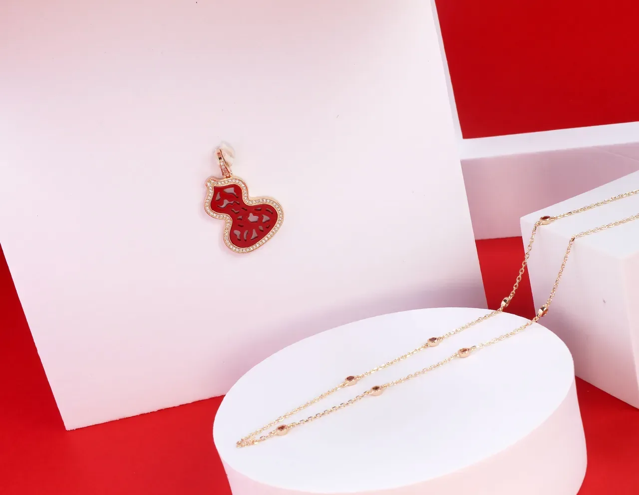 Burgundy Gold Gourd-Shaped Pendant Pavé-Set Border Necklace 2