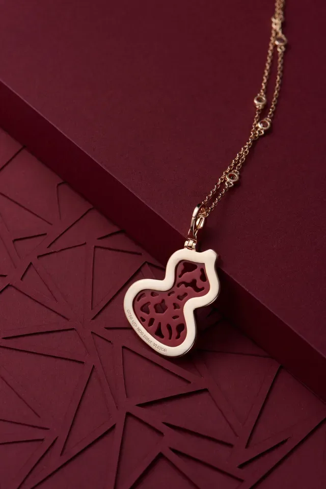 Burgundy Gold Gourd-Shaped Pendant Pavé-Set Border Necklace 7