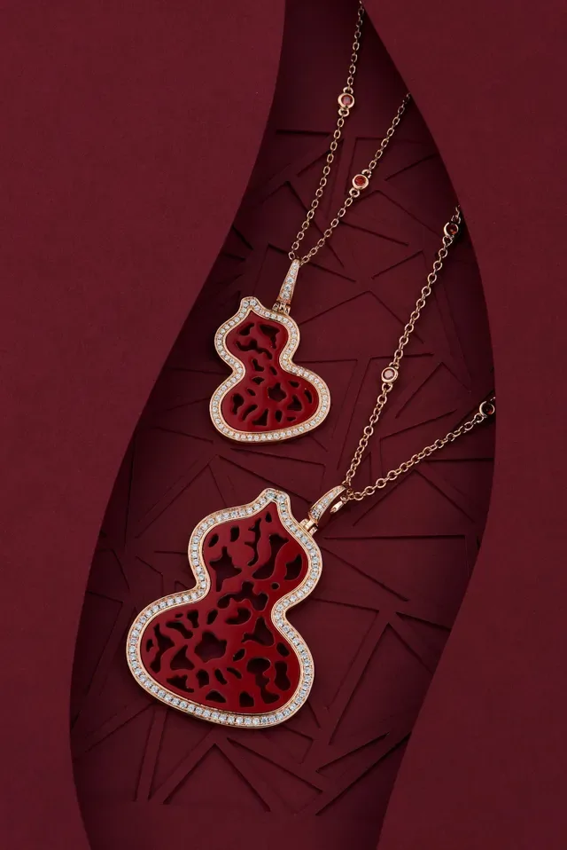 Burgundy Gold Gourd-Shaped Pendant Pavé-Set Border Necklace 8