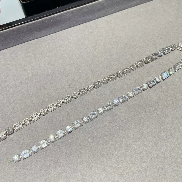 Incolore et Jaune pâle Baguette-Cut Pierres linéaires colliers 2