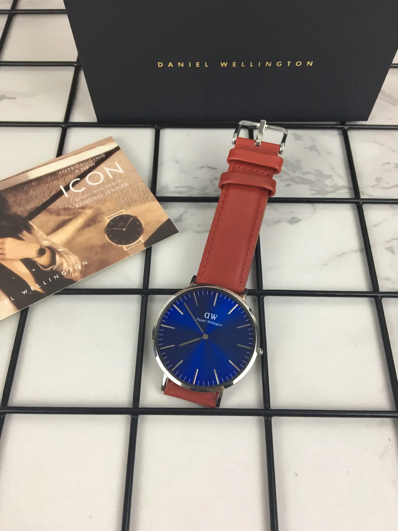 Daniel Wellington Blue Red Minimalist Thin-Case Quartz Watch 2