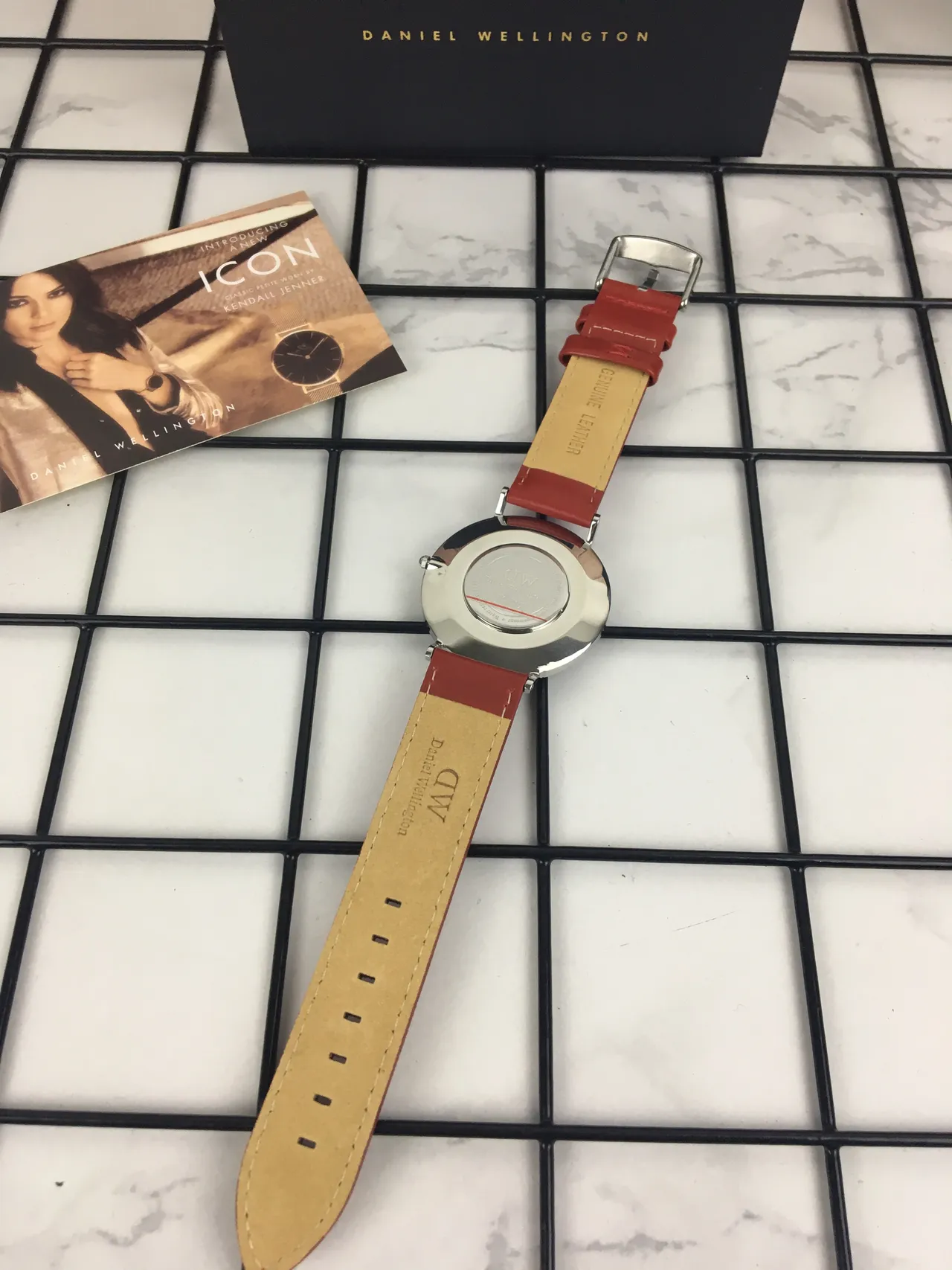 Daniel Wellington Blue Red Minimalist Thin-Case Quartz Watch 3