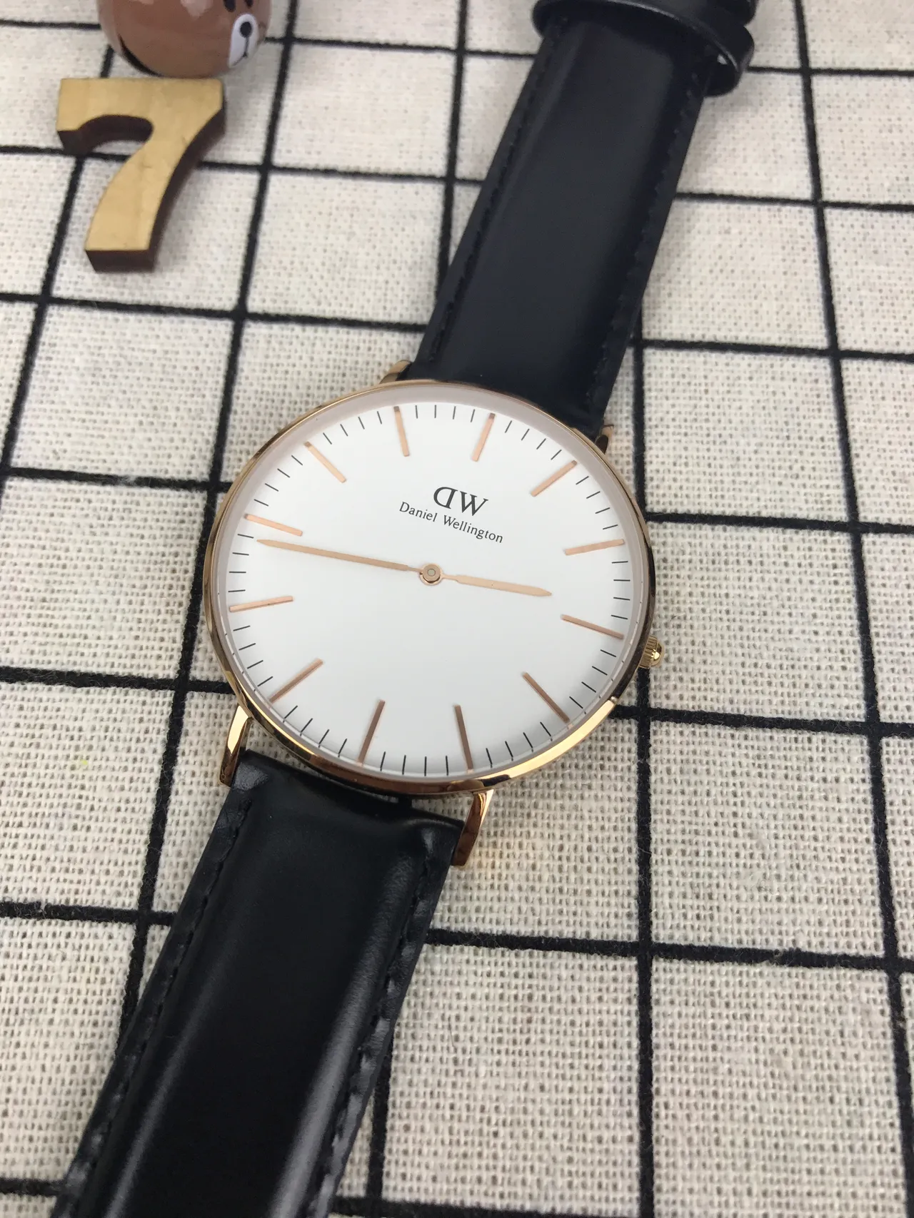 Daniel Wellington Montre Classique Or Noir Minimaliste Étui Fin Quartz 4
