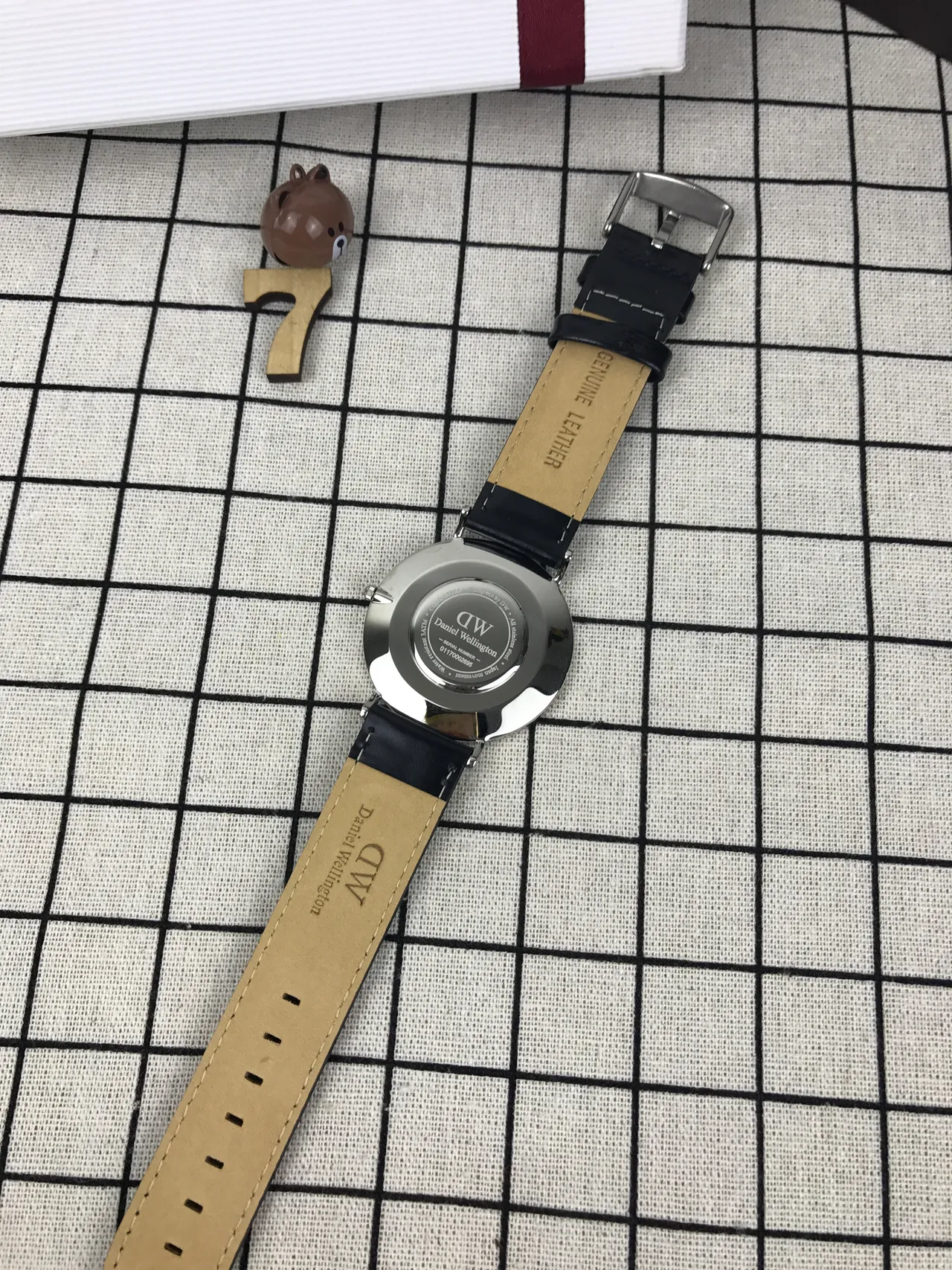 Daniel Wellington Classic Black Minimalist Quartz Watch 2