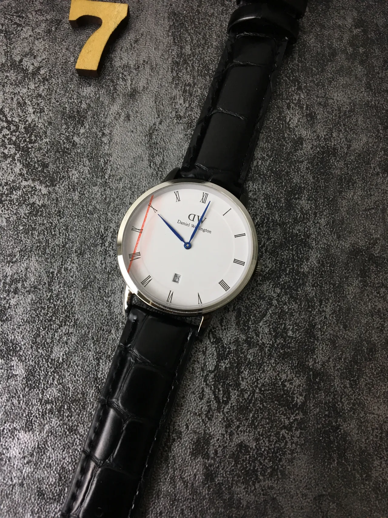 Daniel Wellington Classic Black White Minimalist Dial Croc-Embossed Leather Strap Quartz Watch 4