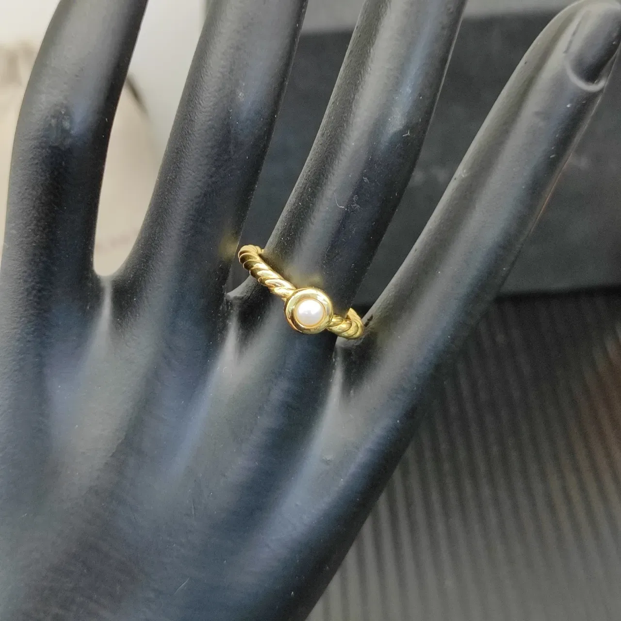 David Yurman Cable Collection Gold Beige Twisted Band Single Pearl Bezel Ring 4