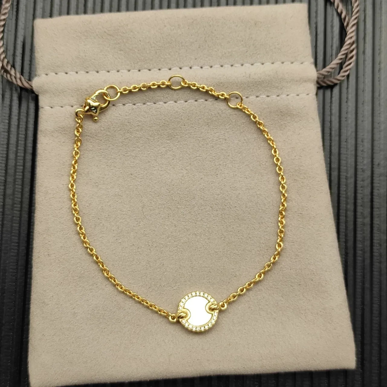 David Yurman Gold White Chain Circular Pavé Bezel Pendant Bracelet 8