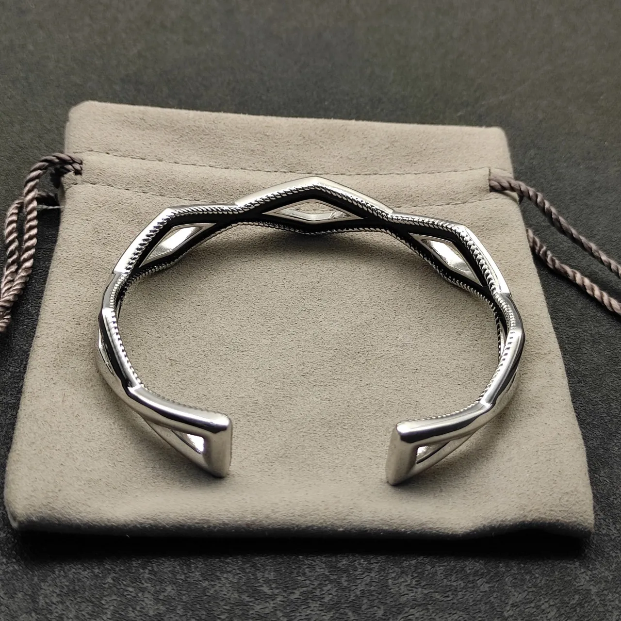 David Yurman Argent Noir Géométrique Ouvert Manchette Pavé-Set Pierres Bracelet 3