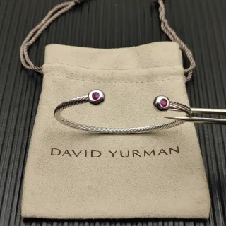 David Yurman রূপালী গোলাপি কেবল-টুইস্ট মেটাল গোলাকার প্রান্ত ক্যাপস ব্রেসলেট